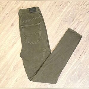 SOLD! American Eagle Next Level Stretch Highest Rise Zipper Pocket Jegging